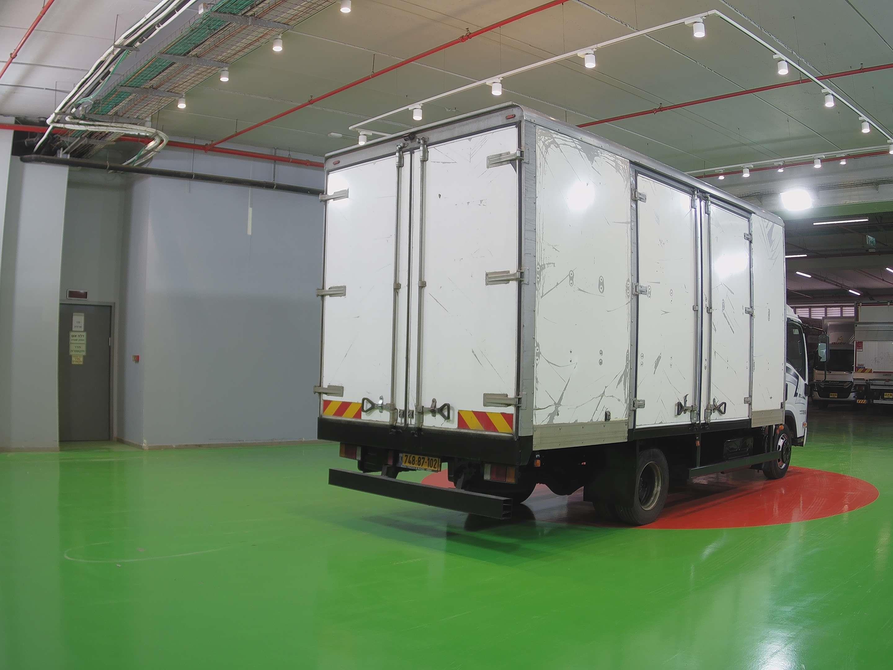 טון 7.5 ארגז סגור| איסוזו אתר מכירות משאיות יד שניה