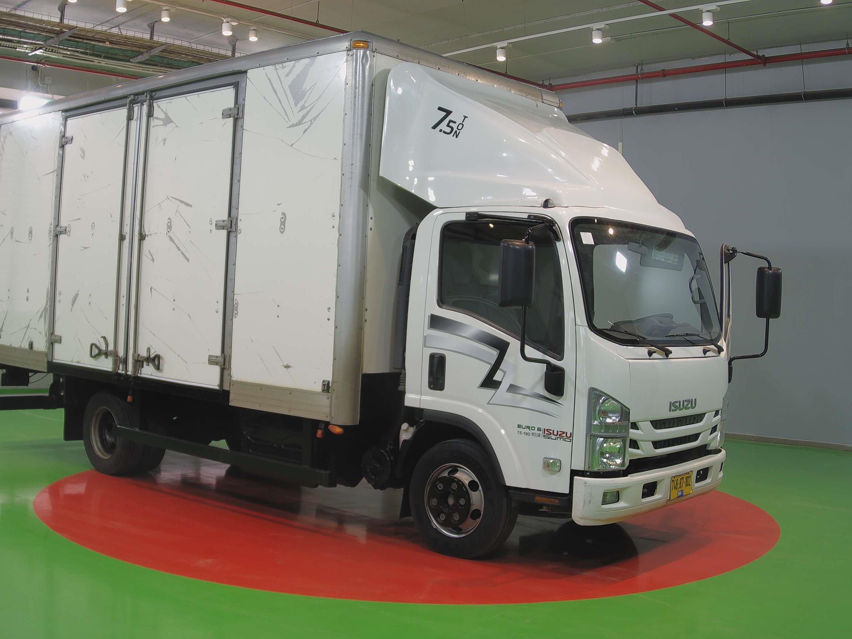 טון 7.5 ארגז סגור| איסוזו אתר מכירות משאיות יד שניה