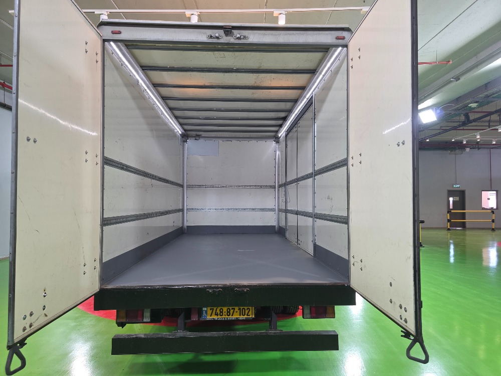 טון 7.5 ארגז סגור| איסוזו אתר מכירות משאיות יד שניה