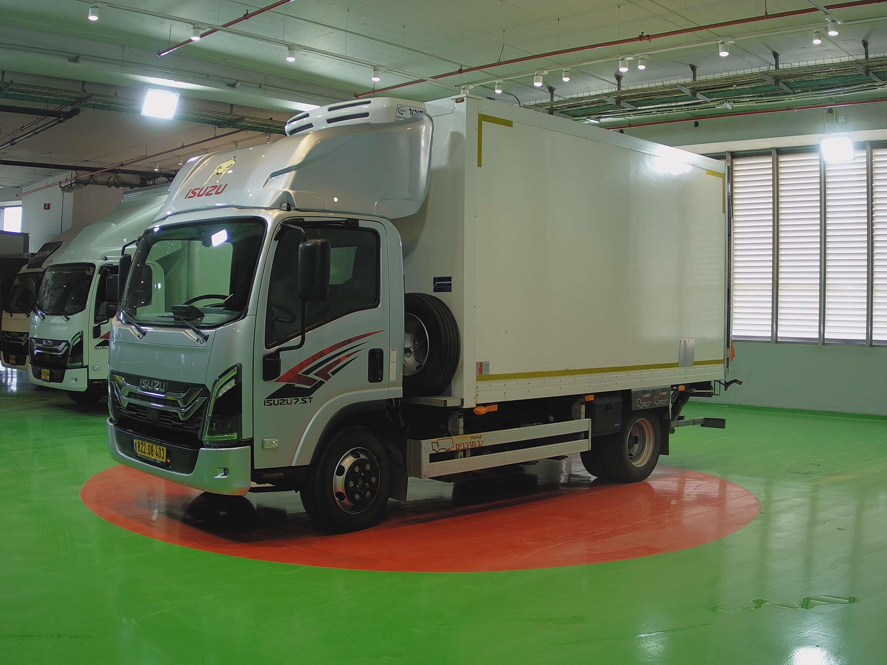 טון 7.5 קרור על מנוע| איסוזו אתר מכירות משאיות יד שניה