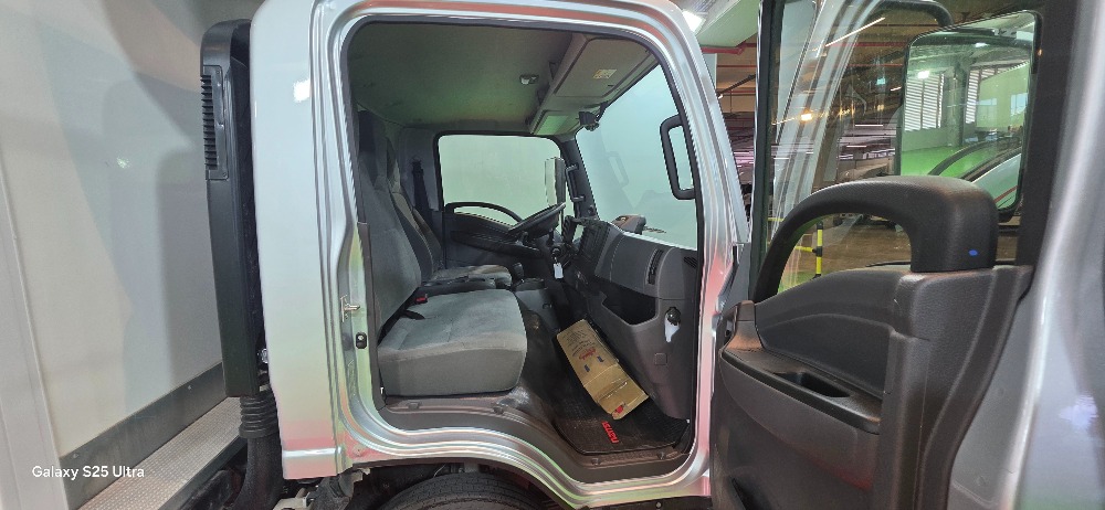 טון 7.5 קרור על מנוע| איסוזו אתר מכירות משאיות יד שניה