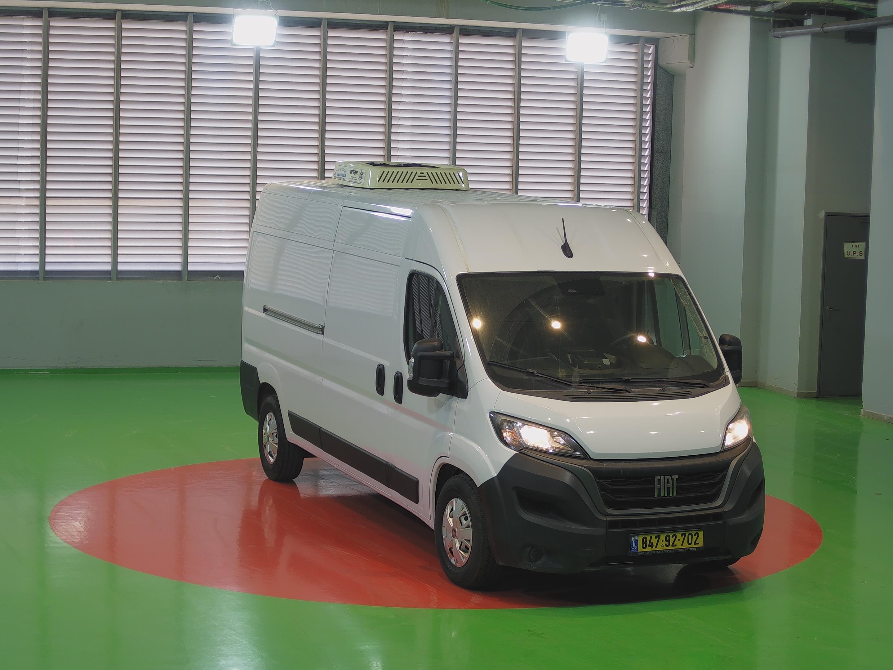 טון 3.5 ארגז סגור| איסוזו אתר מכירות משאיות יד שניה